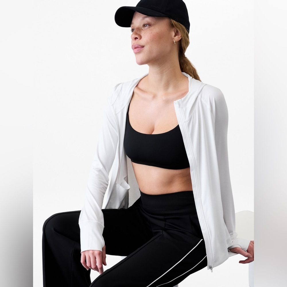 NWOT Athleta Pacifica UPF Relaxed Bright White Jacket Size Large (#657489)